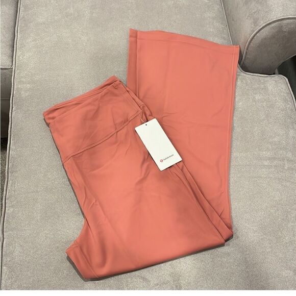 Nwt lululemon athletica Groove flare leg pants. - Picture 5 of 6